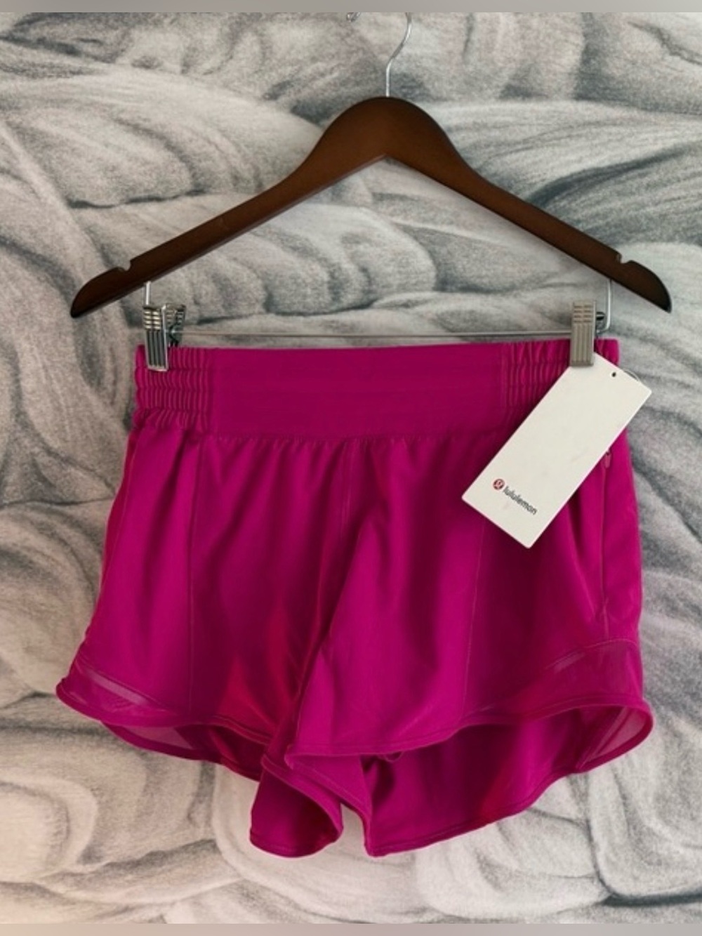 Lululemon Hotty Hot High-Rise Lined Short 2.5" Pink Flare Size 6 NWT